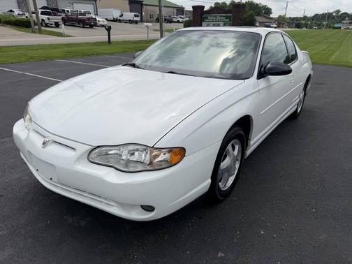 White 2000 Chevrolet Monte Carlo SS 2dr Coupe