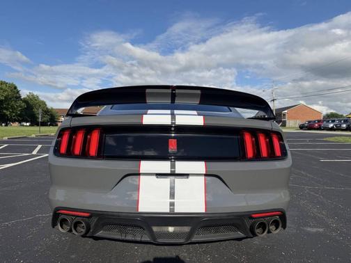 Gray 2018 Ford Shelby GT350R Base