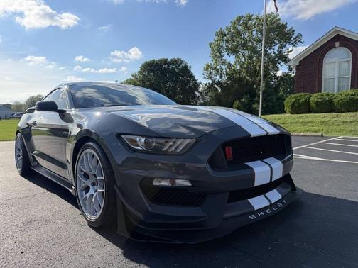 Gray 2018 Ford Shelby GT350R Base