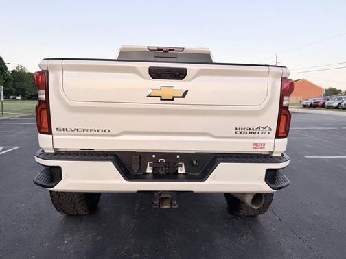 White 2022 Chevrolet Silverado 2500 High Country