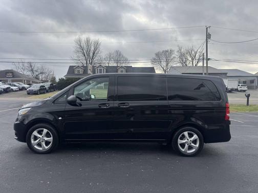 2017 Mercedes-Benz Metris Base