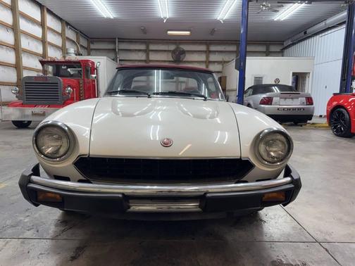 1980 FIAT Spider 2000 Base