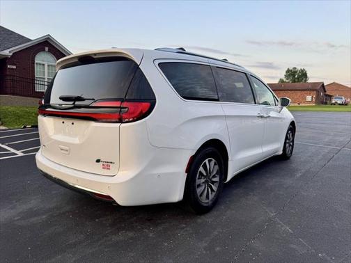 2021 Chrysler Pacifica Hybrid Touring L