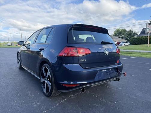 Blue 2016 Volkswagen Golf GTI 2.0T SE 4-Door