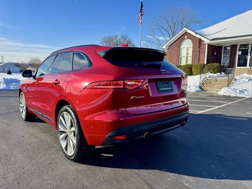 2017 Jaguar F-PACE 35t R-Sport