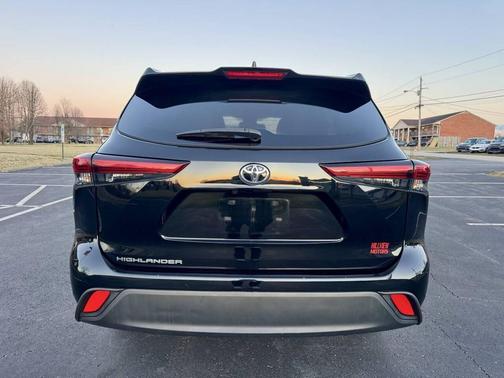 2023 Toyota Highlander L 4dr SUV
