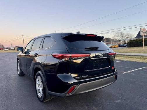 2023 Toyota Highlander L 4dr SUV