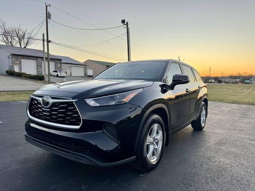 2023 Toyota Highlander L 4dr SUV