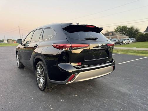 2021 Toyota Highlander Platinum AWD 4dr SUV