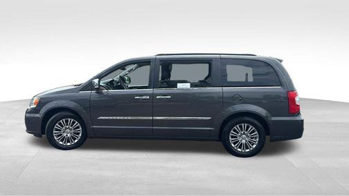 Granite Crystal Metallic Clearcoat 2016 Chrysler Town & Country Touring-L