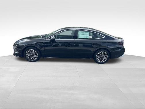 Abyss Black 2026 Hyundai SONATA Hybrid SE