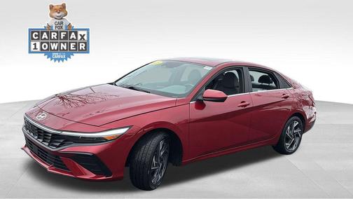 2025 Hyundai ELANTRA SEL