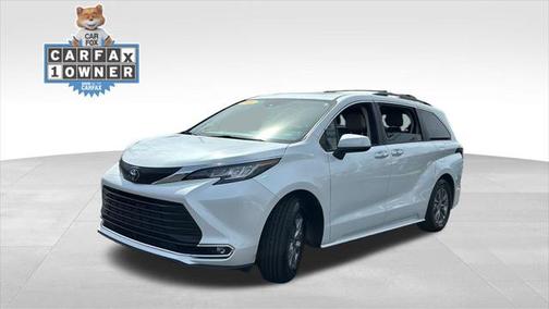 2022 Toyota Sienna XLE 7 Passenger