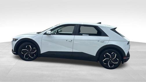 Atlas White 2024 Hyundai IONIQ 5 SE