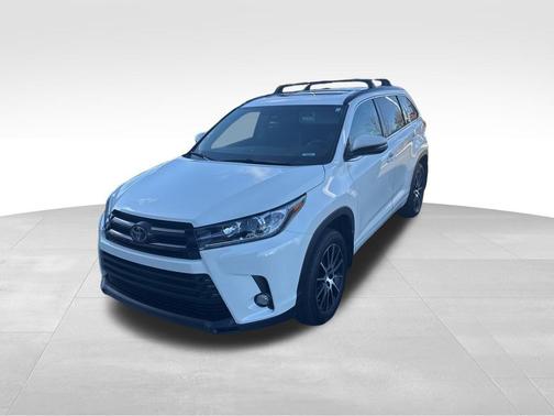 2017 Toyota Highlander SE