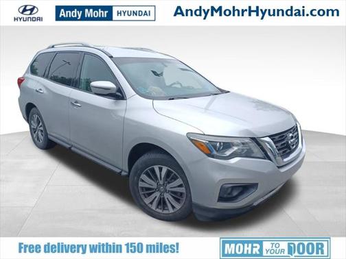 2017 Nissan Pathfinder SV