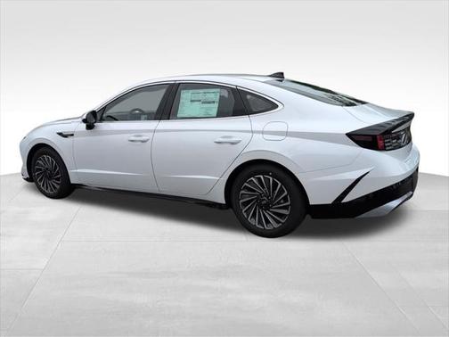 2025 Hyundai SONATA Hybrid SE