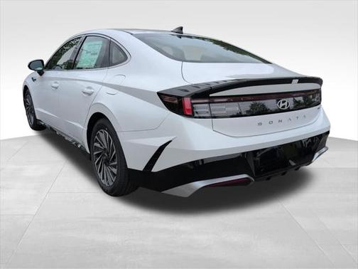 2025 Hyundai SONATA Hybrid SE