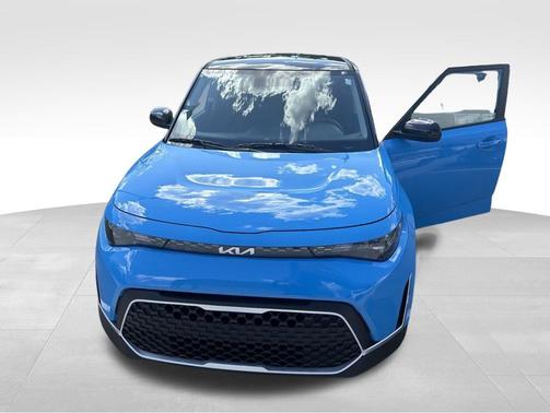 Surf Blue w/Black Roof 2024 Kia Soul S