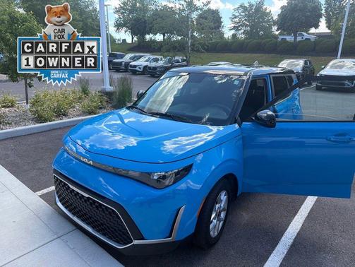 Surf Blue w/Black Roof 2024 Kia Soul S