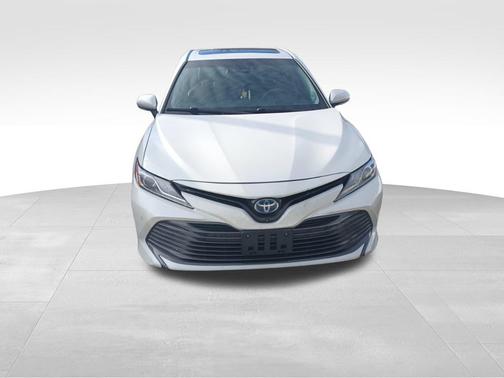 2018 Toyota Camry Hybrid XLE