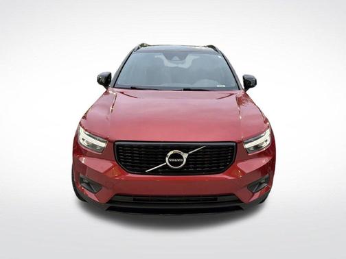 Fusion Red Metallic 2019 Volvo XC40 T5 R-Design