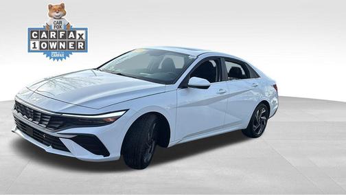 2025 Hyundai ELANTRA SEL