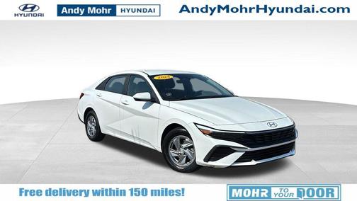 2024 Hyundai ELANTRA SE