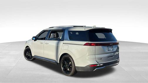 2024 Kia Carnival SX