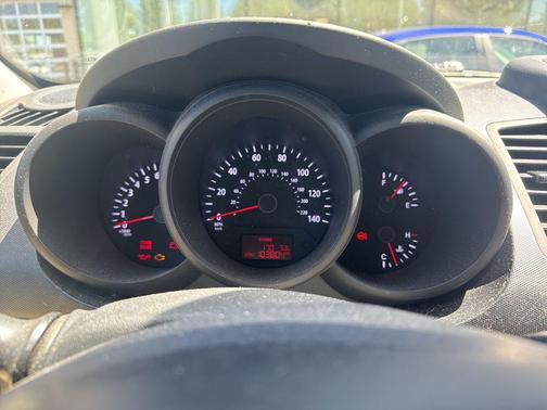 Bright Silver Metallic 2013 Kia Soul Base