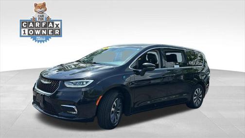 2023 Chrysler Pacifica Hybrid Touring L