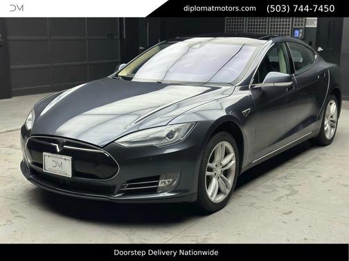 Gray Metallic 2014 Tesla Model S 85