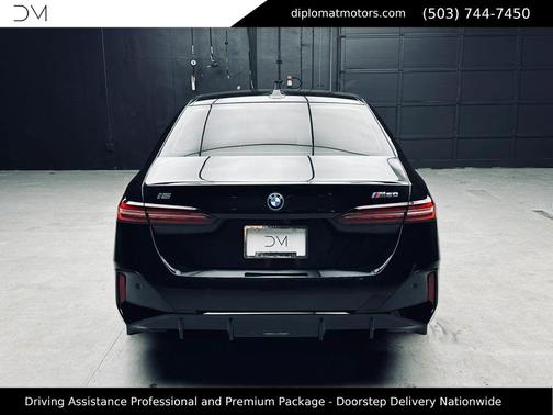 Black Sapphire Metallic 2024 BMW i5 M60
