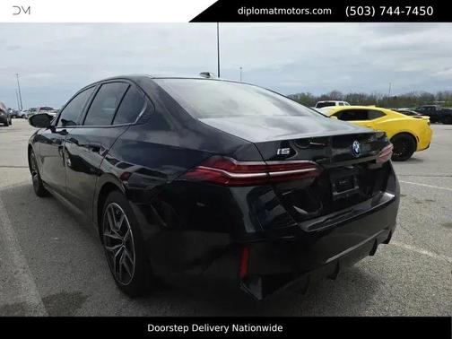 Black Sapphire Metallic 2024 BMW i5 M60