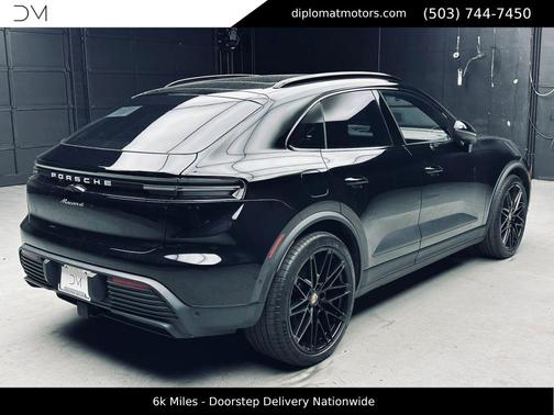 BLACK 2024 Porsche Macan Macan Electric 4