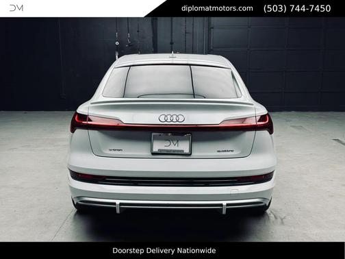 Glacier White Metallic 2021 Audi e-tron Sportback Premium