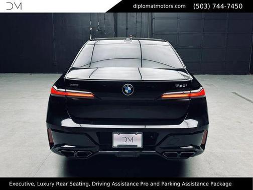 Black Sapphire Metallic 2023 BMW 760 i xDrive