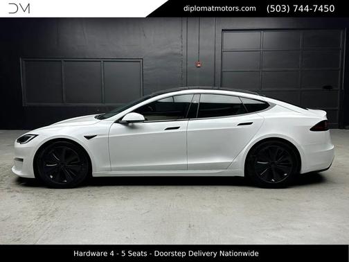 Pearl White Multi-Coat 2024 Tesla Model S Long Range
