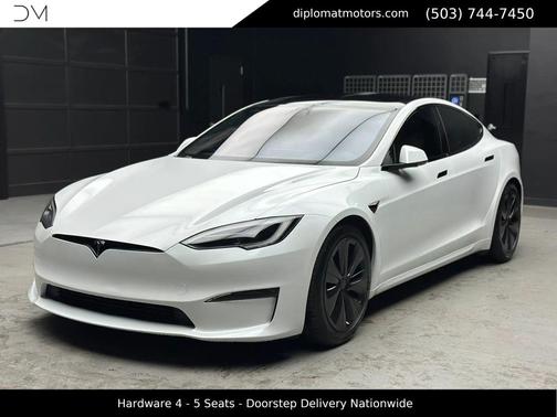 Pearl White Multi-Coat 2024 Tesla Model S Long Range