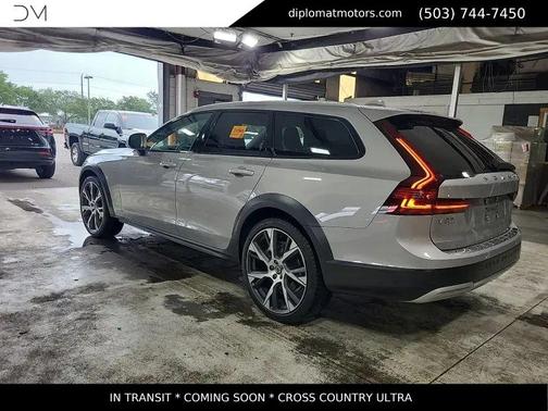 Silver Dawn Metallic 2025 Volvo V90 Cross Country Ultra, B6 AWD Gas (mild hybrid)