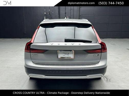 Silver Dawn Metallic 2025 Volvo V90 Cross Country Ultra, B6 AWD Gas (mild hybrid)