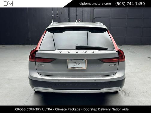 Silver Dawn Metallic 2025 Volvo V90 Cross Country Ultra, B6 AWD Gas (mild hybrid)