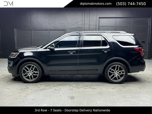 White Platinum Metallic Tri-Coat 2017 Ford Explorer sport