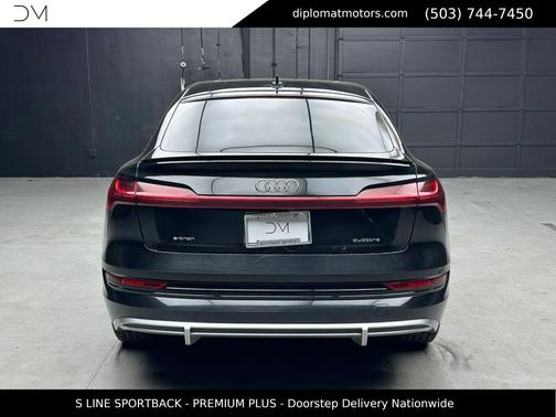 Mythos Black Metallic 2023 Audi e-tron Sportback S line Premium Plus