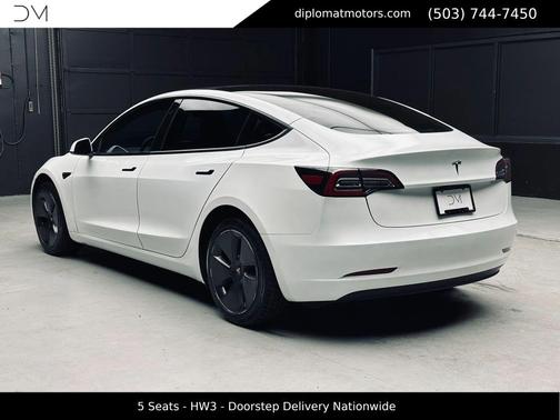 Pearl White Multi-Coat 2023 Tesla Model 3 Standard Range