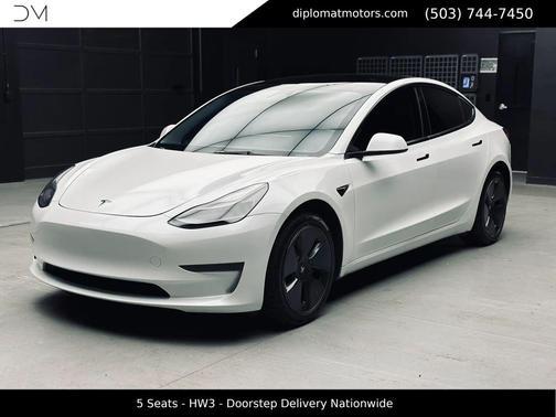 Pearl White Multi-Coat 2023 Tesla Model 3 Standard Range