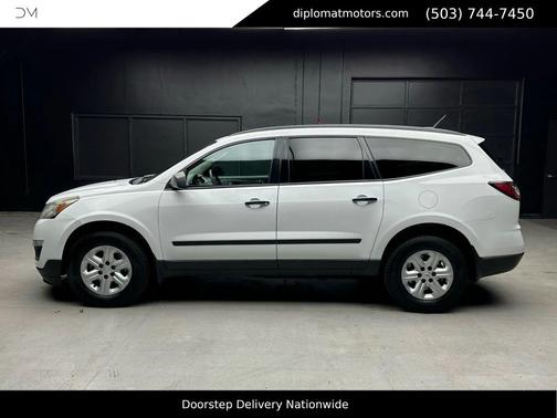 Summit White 2017 Chevrolet Traverse LS