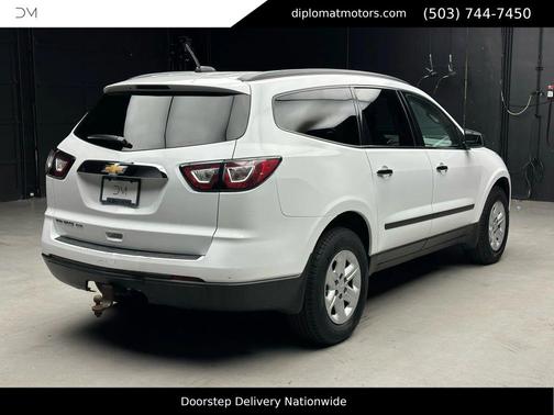 Summit White 2017 Chevrolet Traverse LS