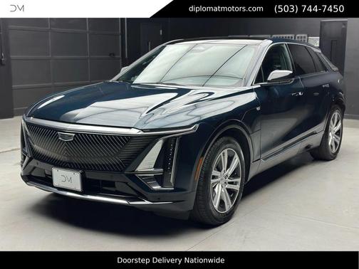 Emerald Lake Metallic 2024 Cadillac LYRIQ Tech