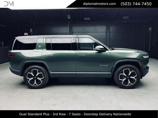 Green 2024 Rivian R1S Adventure Dual Motor Standard Pack